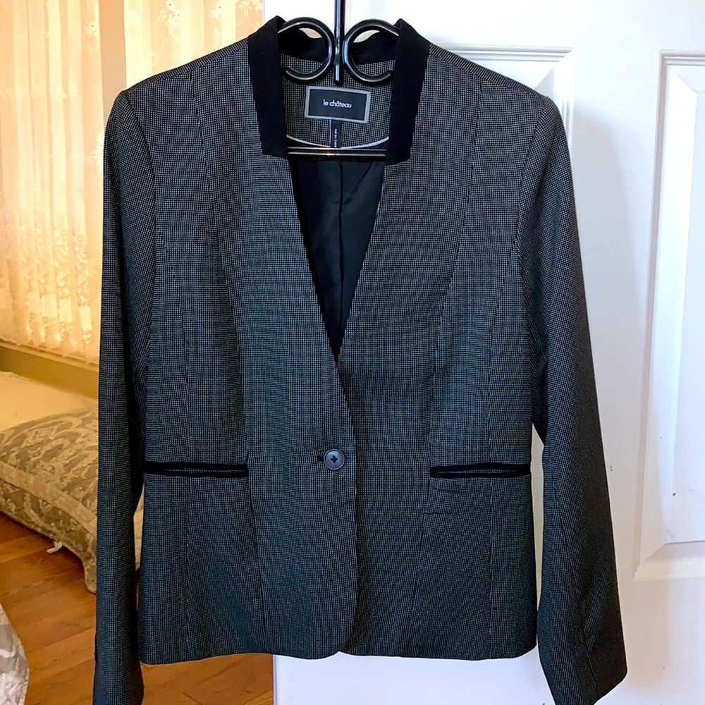 Brand new LeChateau blazer size medium